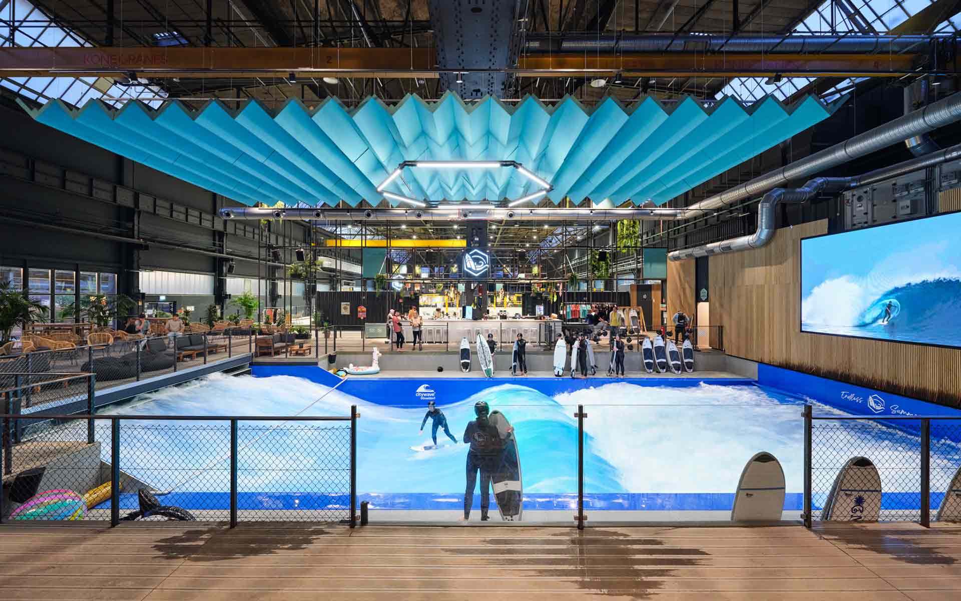 Smart lighting for a unique surfing experience at “Rheinriff”