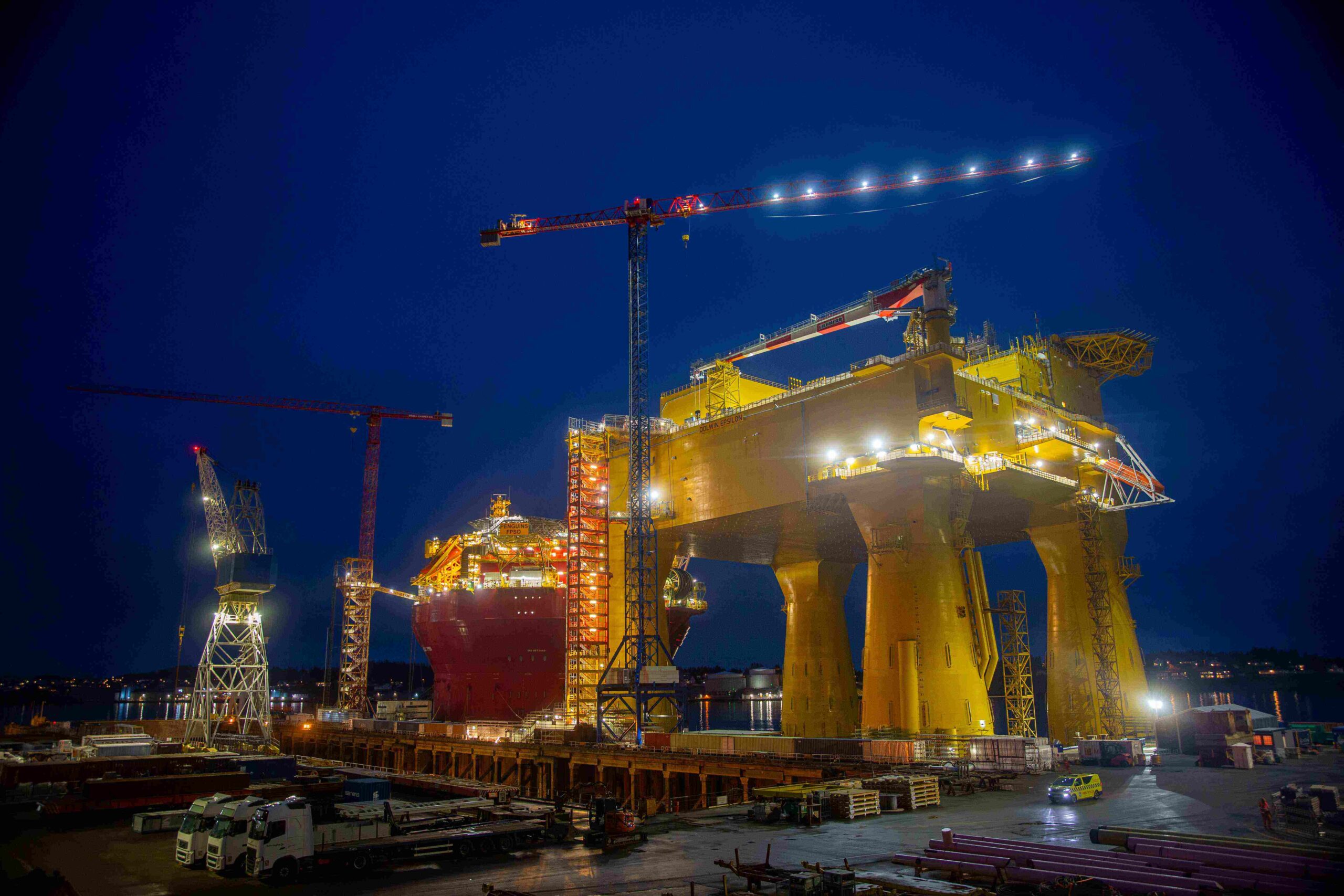 DolWinepsilonoffshorewindpowerconverterplatformatAibelsyardHaugesund