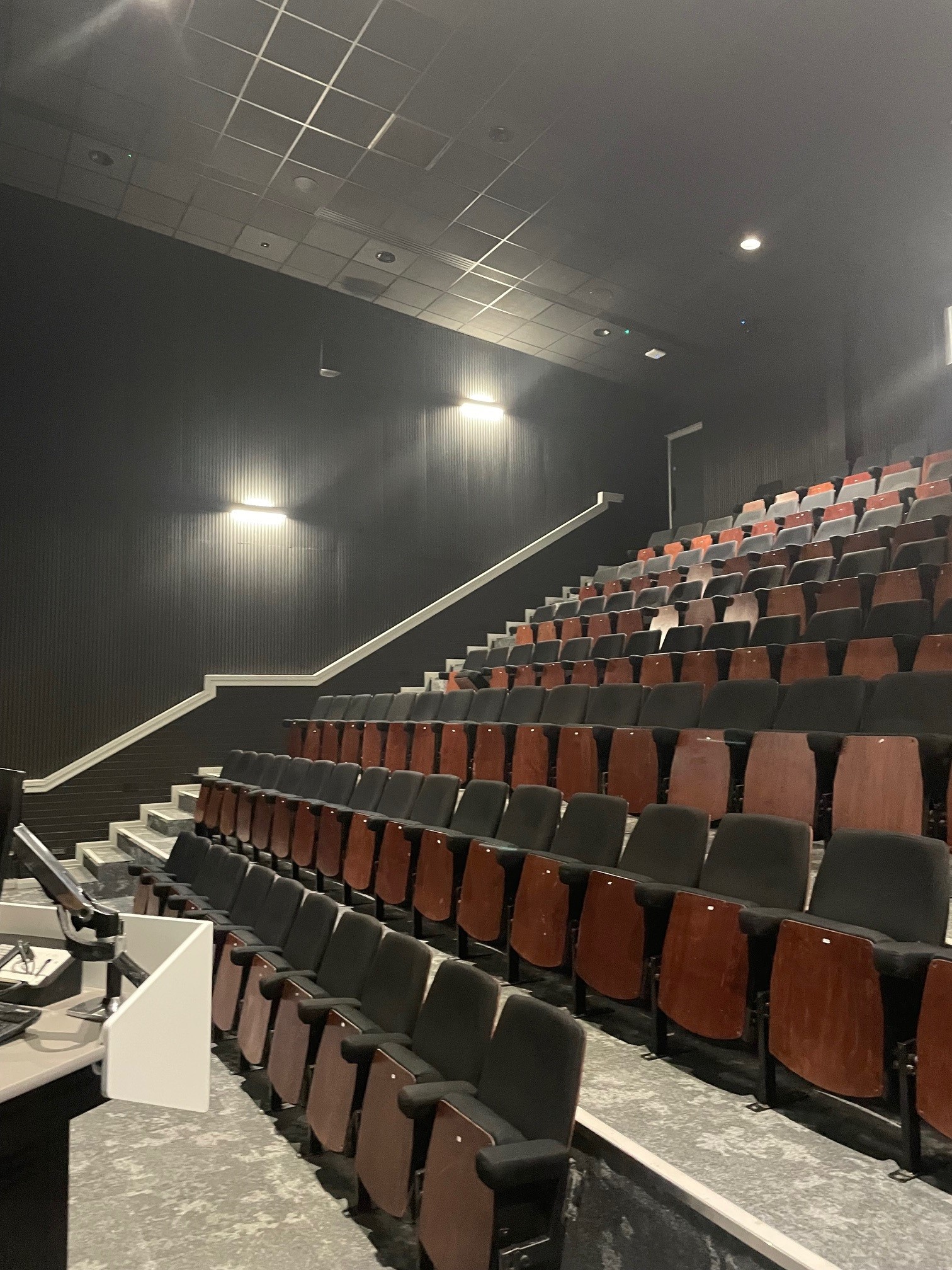 LUCECO ILLUMINATES EDUCATION AT UNIVERSITY OF CHESTER’S EXTON PARK (11)
