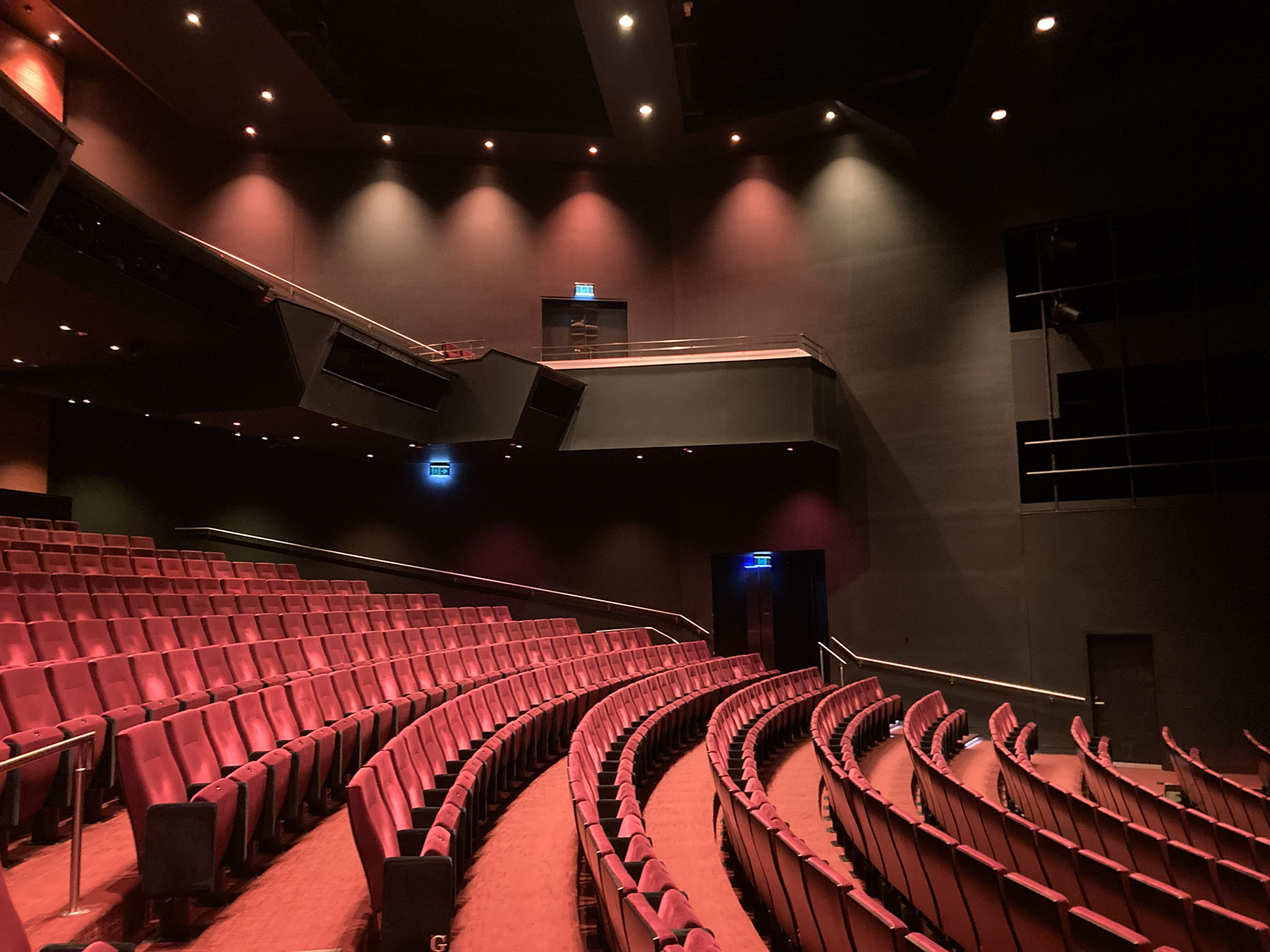 Anolis Albany Entertainment Centre IMG_0887 photo Eddie Galak